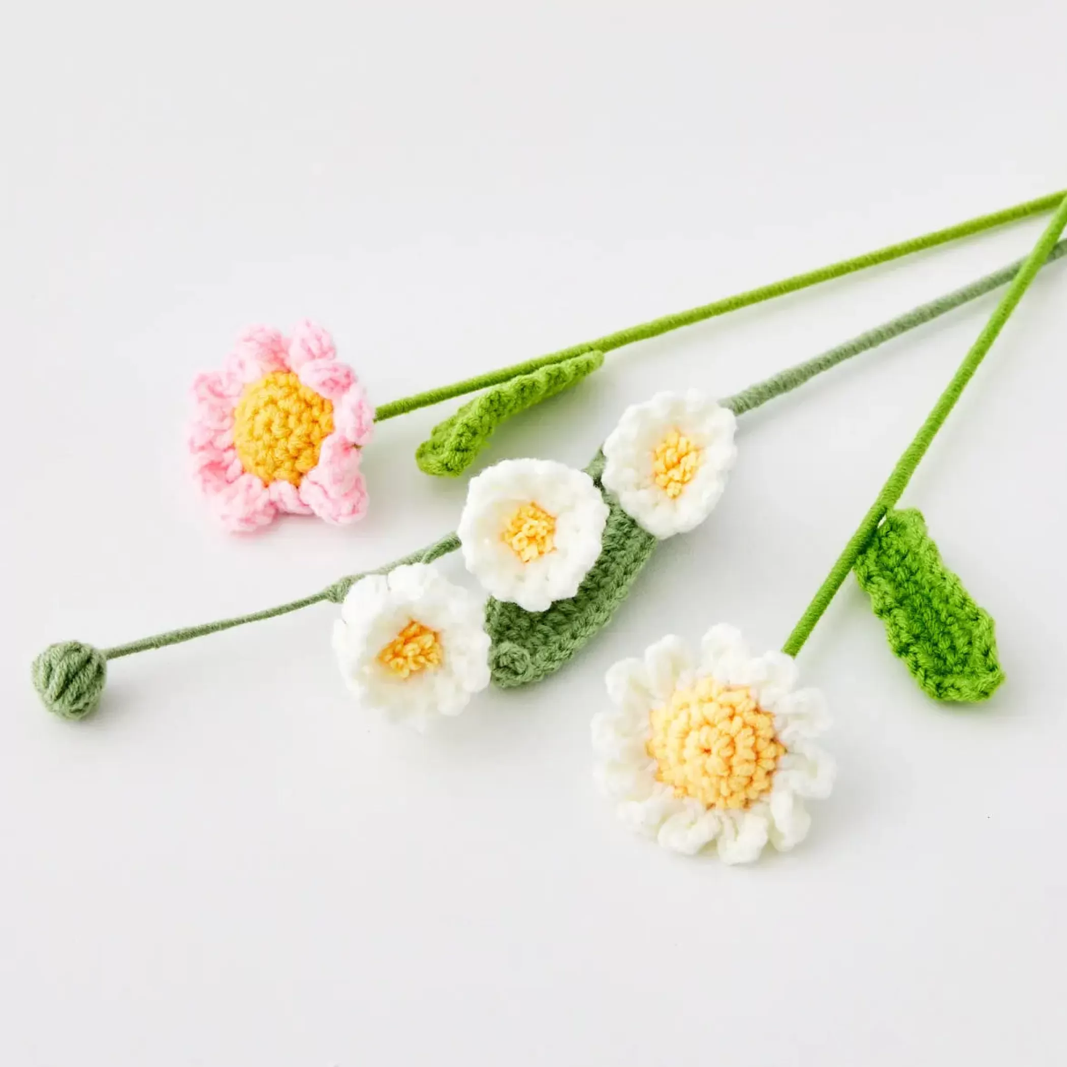 Decor | GigiandTom Daffodil Hand Knitted Crochet Flower White